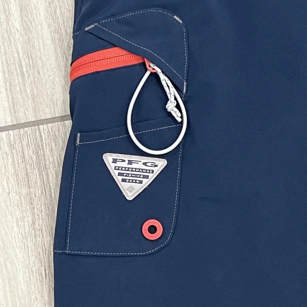 Columbia PFG Fishing Shorts Mens 32 Navy Blue Excellent Omni-Shield Cargo 10in - Picture 3 of 7